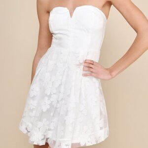 Lulus Distinctly Flirty White Floral Burnout Strapless Mini Dress - Size S
